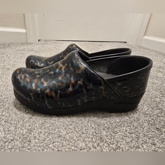 Dansko Multi Colored Leopard Print Comfort Clog Shoe Professional Size 39/8.5 - Picture 7 of 12